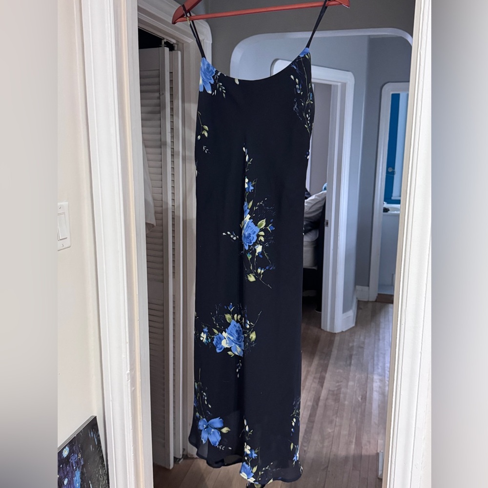 🌙✨ Vintage Fairweather Midnight Floral Slip Dress — Effortlessly Chic ✨🌙